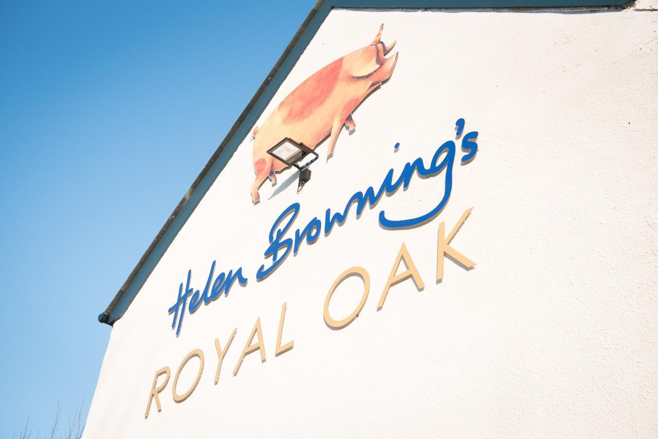 Helen Browning'S Royal Oak Hotel Swindon Exterior photo